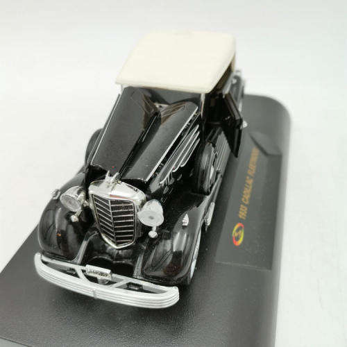 Models - Signature models 1933 Cadillac Fleetwood die-cast model car